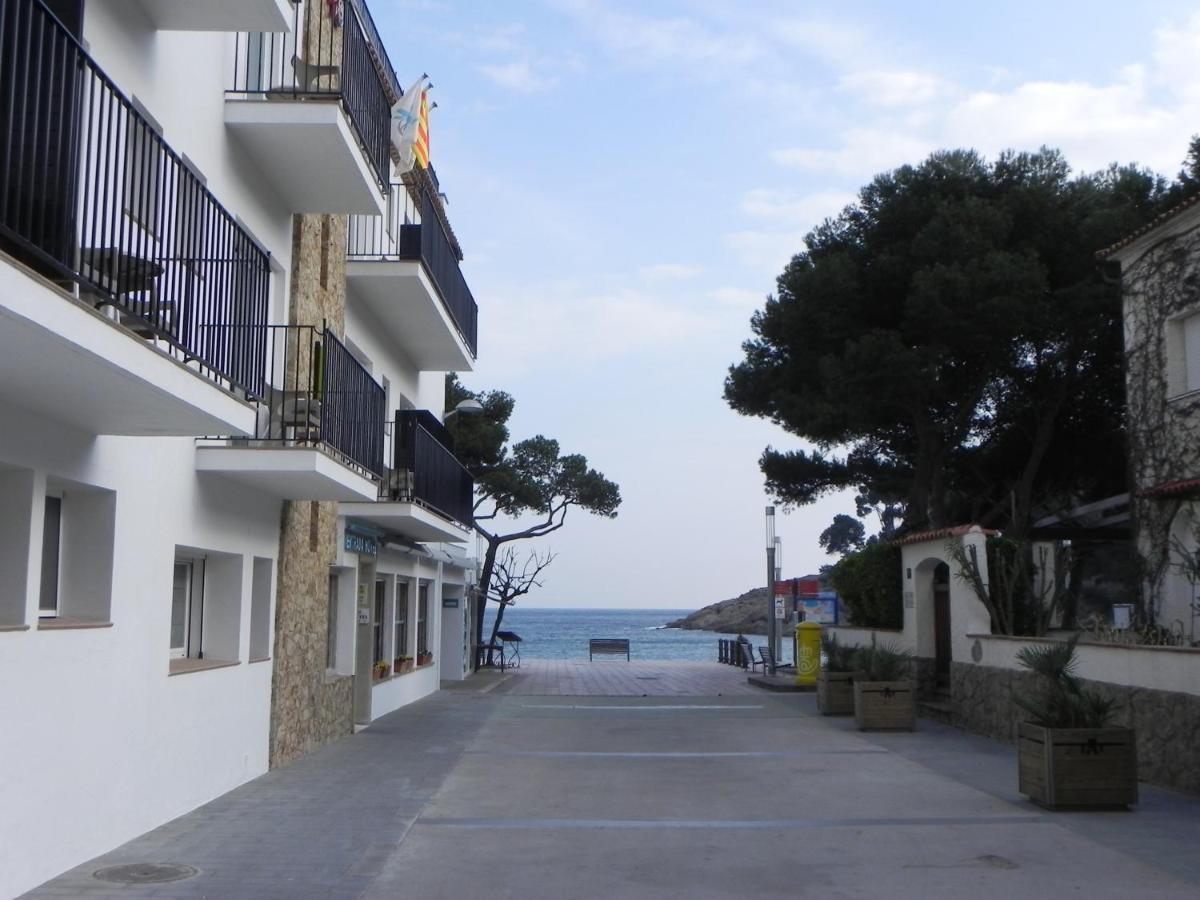 Apartaments Tamariu Exterior photo